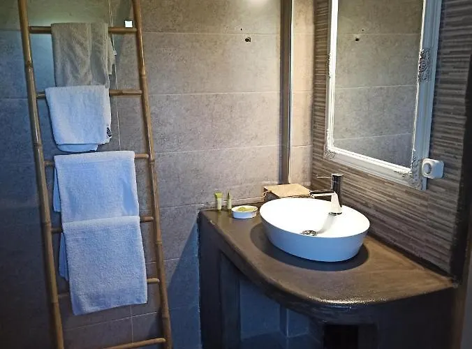 Pietra Mare Vourvourou 3*